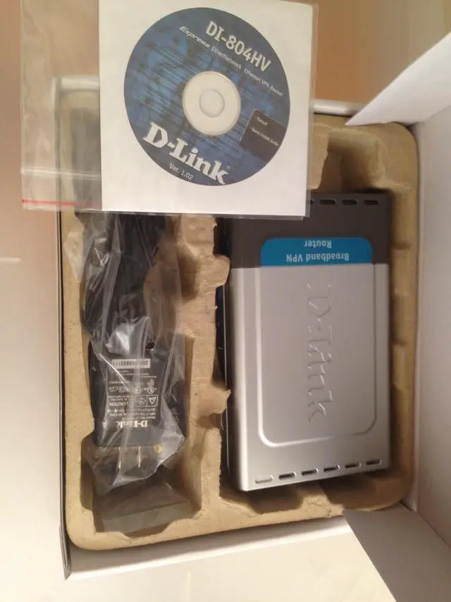 Alt view image 2 of 3 - D-Link 4-Port Broadband VPN Router (DI-804HV)