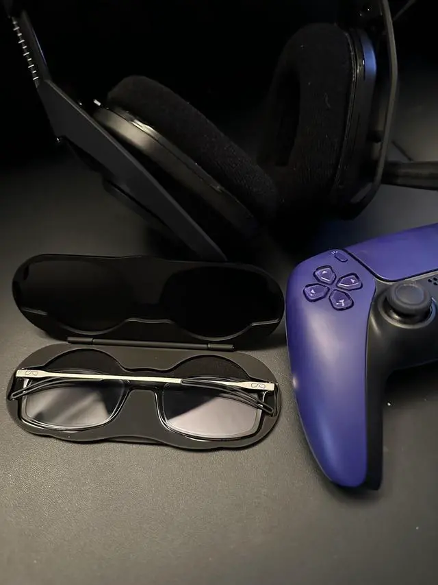 Alt view image 5 of 5 - Always With You VisionGuard Pro Blue Light Blocking Glasses by ThinOptics - Elite Gaming & Computer Glasses - High Performance and Ultra Lightweight, Black