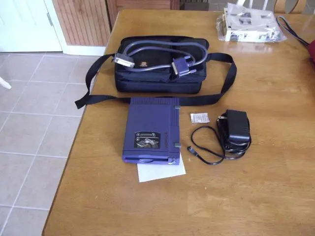 Main image of Iomega Zip 100 External Drive for PC Parallel Port #10012