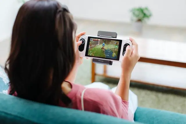 Alt view image 2 of 5 - Pioneer Gaming Speaker for Switch/PIMAX -White, Stand for Switch/PIMAX, Charging Port for Switch/PIMAX TQ-PG300W