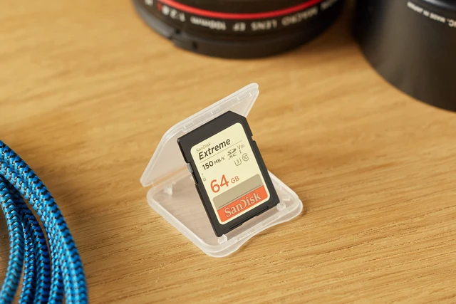 Alt view image 2 of 4 - SanDisk 64GB Extreme SDXC UHS-I Memory Card - 150MB/s, C10, U3, V30, 4K UHD, SD Card - SDSDXV6-064G-GNCIN