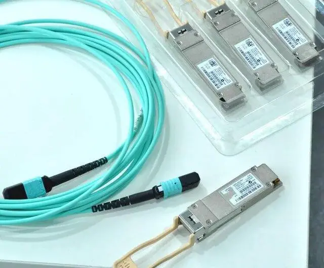 Alt view image 2 of 2 - For CISCO QSFP-40G-SR4 850NM-0.3KM-MM-QSFP+ optical module