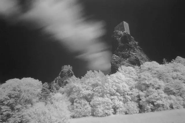 Alt view image 5 of 5 - B + W 49mm Infrared Filter # 093 (87C/RG830) #65-072466