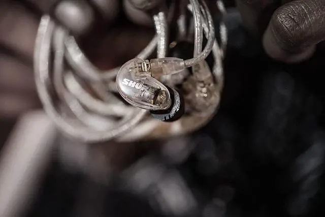 Alt view image 5 of 7 - Shure SE215 PRO Wired Earbuds - Professional Sound Isolating Earphones, Clear Sound & Deep Bass, Single Dynamic MicroDriver, Secure Fit in Ear Monitor, Plus Carrying Case & Fit Kit - Clear (SE215-CL)