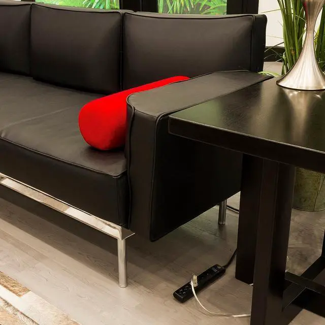 Alt view image 6 of 6 - GE 6-Outlet Power Strip, 6 Ft Extension Cord, Heavy Duty Plug, Grounded, Integrated Circuit Breaker, 3-Prong, Wall Mount, UL Listed, Black, 14088