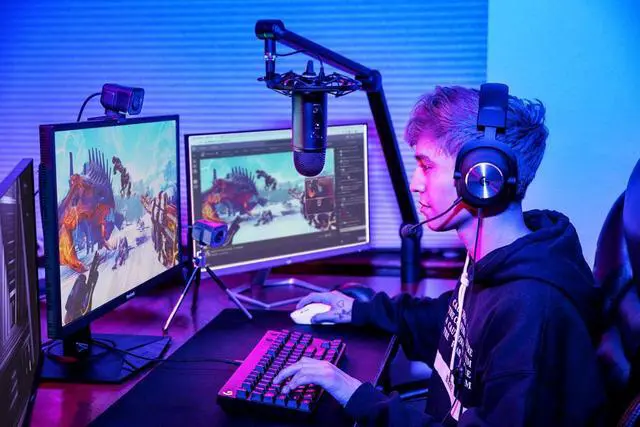 Alt view image 4 of 5 - Blue Microphones Compass Premium Tube-Style Microphone Broadcast Boom Arm with Internal Springs, Desktop Clamp and Built-in Cable Management for Recording, Gaming, Streaming, Podcasting - Black