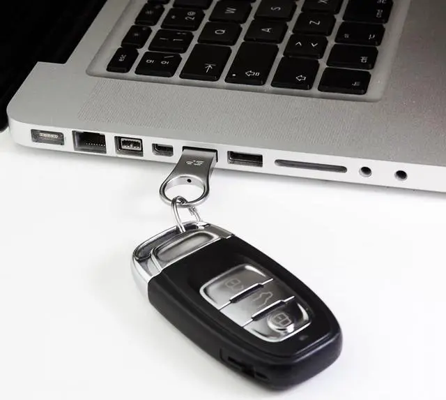 Alt view image 11 of 13 - Silicon Power 128GB Jewel J80 USB 3.0 Flash Drive