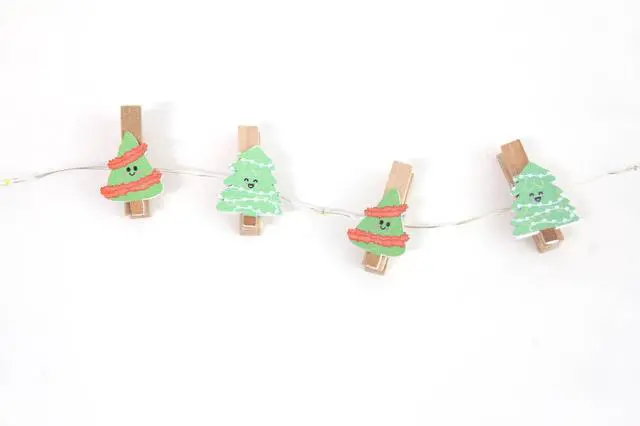 Main image of 20L Microdot Lights with 10L Wood Tree Clips, W/2AA Indoor Battery Box