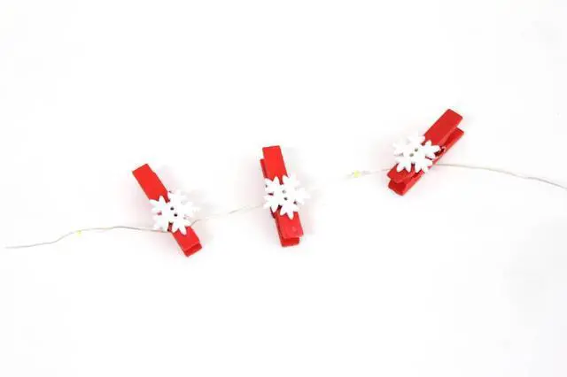 Main image of 20L Microdot Lights with 10L Wood Snowflake Clips, W/2AA Indoor Battery Box