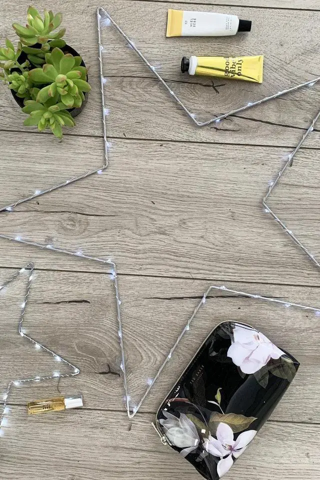 Alt view image 2 of 5 - LED Lighted Star Frame - Battery Operated