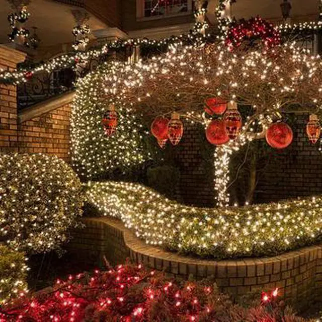 Main image of 400 LED Solar String Lights Flashing Mode Green Wire Warm White