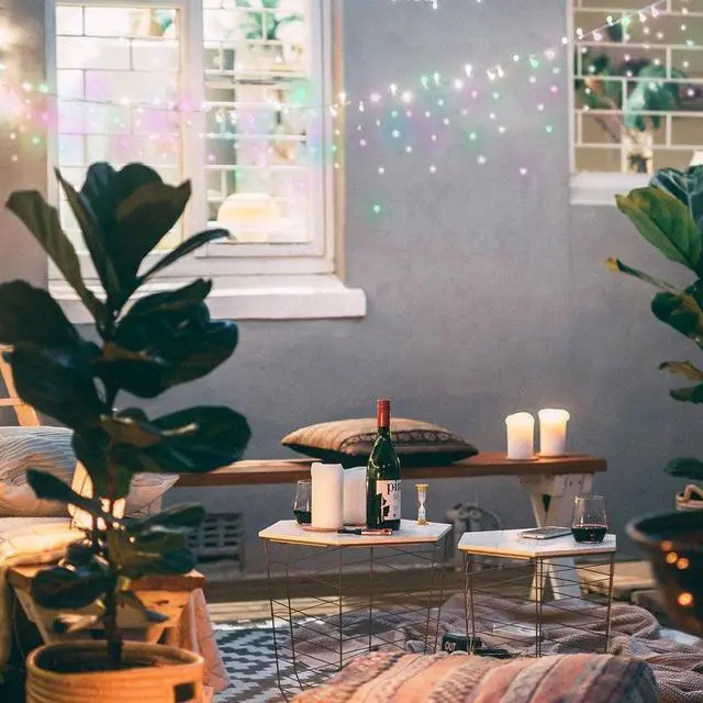 Alt view image 2 of 3 - 110 LED Icicle Lights