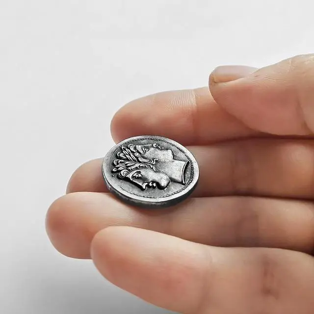 Alt view image 2 of 3 - Ancient Roma Jupiter Replica Coin Dioscuri Quadrigatus ROMA Silver-Plated for Hobbies