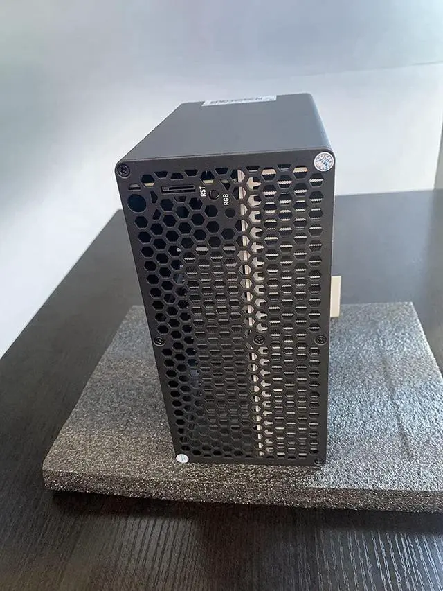 Alt view image 3 of 6 - SC BOX II Asics Miner 1.4T/260W or 1.9T/400W SiaCoin Mini Home Miner no PSU