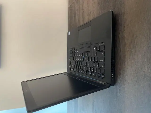 Alt view image 6 of 7 - Dell Latitude E5470 Core i5-6200U 2.30 GHz 256 GB 8 GB