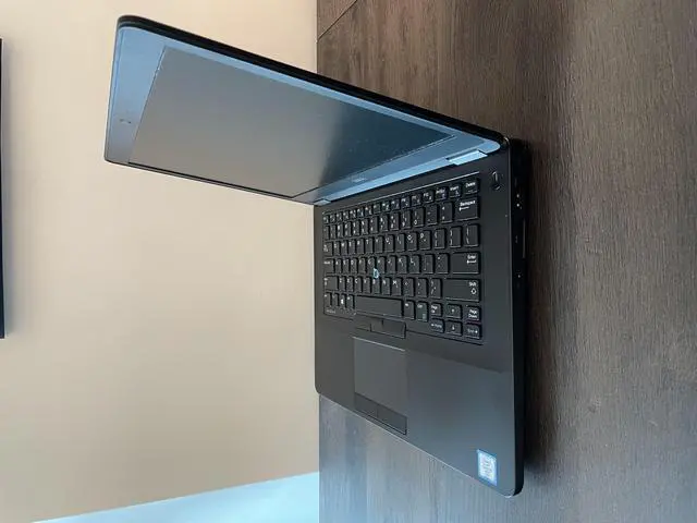 Alt view image 5 of 7 - Dell Latitude E5470 Core i5-6200U 2.30 GHz 256 GB 8 GB