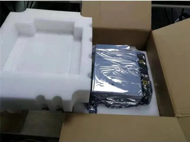 Alt view image 4 of 4 - iPollo G1 Grin Miner 36G/S 2800W Include PSU and Power Cords