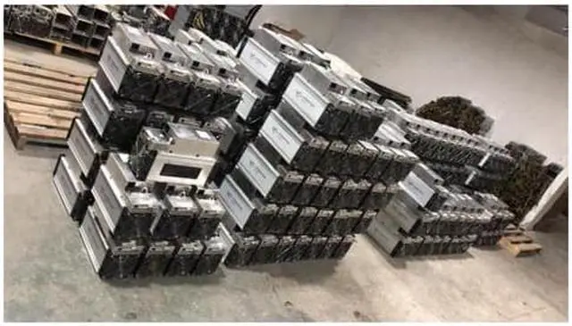 Alt view image 4 of 4 - Whatsminer M21S 52T BTC Bitcoin Asic Miner Machine 3360W Include PSU Better Than M20S Antminer L3 S9 S17 T17e M3 M21S M30S Innosilicon T2 T3 A1066