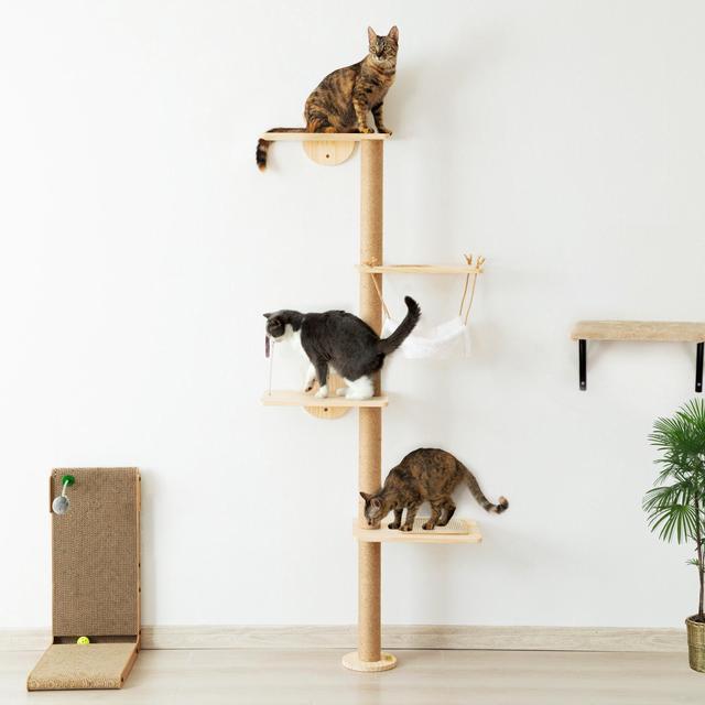 Wall clearance cat scratcher