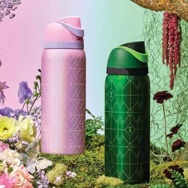 Alt view image 2 of 5 - 304 stainless steel outdoor sports water bottle, food-grade material ensures safety and durability. It is portable and leak-proof, suitable for daily outings, mountain climbing, fitness and other occa