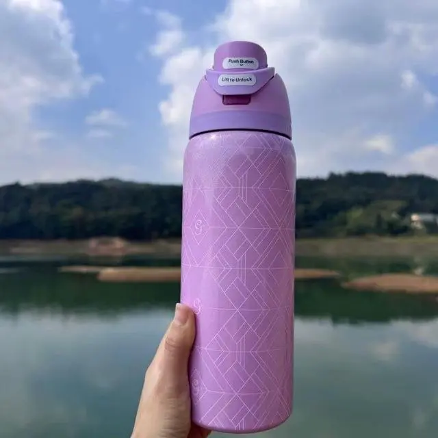 Alt view image 2 of 5 - 304 stainless steel outdoor sports water bottle, food-grade material ensures safety and durability. It is portable and leak-proof, suitable for daily outings, mountain climbing, fitness and other occa