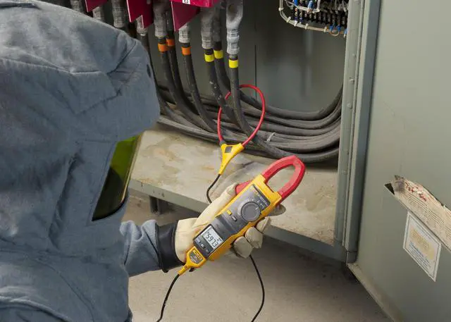 Alt view image 5 of 5 - Fluke 381 Remote Display True-RMS AC/DC Clamp Meter with iFlex
