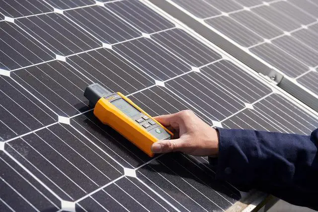 Alt view image 4 of 5 - Fluke IRR1-SOL - Solar Irradiance Meter
