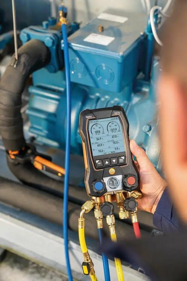Alt view image 2 of 3 - Testo 557s Smart Kit - Digital Manifold with 4 Way Valve, 115i Temp Probes (x2)