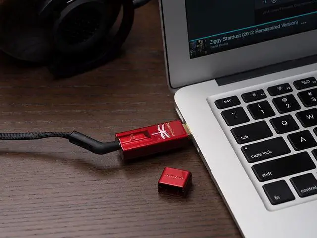 Alt view image 3 of 3 - AudioQuest - DragonFly Red USB DAC/Headphone Amplifier