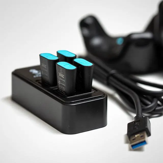Alt view image 3 of 3 - 4-Port USB Hub for Vive Tracker USB dongles
