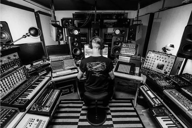 Alt view image 3 of 5 - AIAIAI TMA-2 Studio Wireless+ Ultra Low Latency Wireless Studio Monitor Headphones, Black