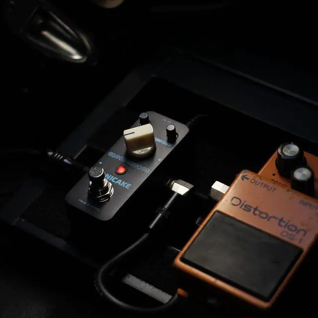 Alt view image 7 of 7 - Chorus Pedal Chorus Guitar Pedal Guitar Effects Pedal Classic BBD Analog True Bypass