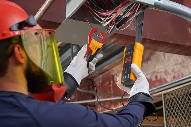 Alt view image 5 of 5 - Fluke 2052 Advanced Wire Tracer Kit with Hard Carrying Case, CAT IV 600 V Safety Rated