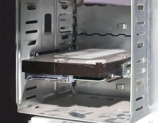 Alt view image 4 of 7 - 3.5" Hard Drive Mounting Bracket Adapter for 5.25" Internal Bay Drive (SY-ACC35017)