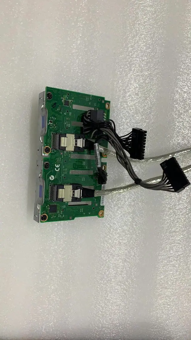 Main image of 69y0650 94Y6670    X3650 M3 8 x 2.5 " SAS/ SATA Hard Disk Drive Backplane
