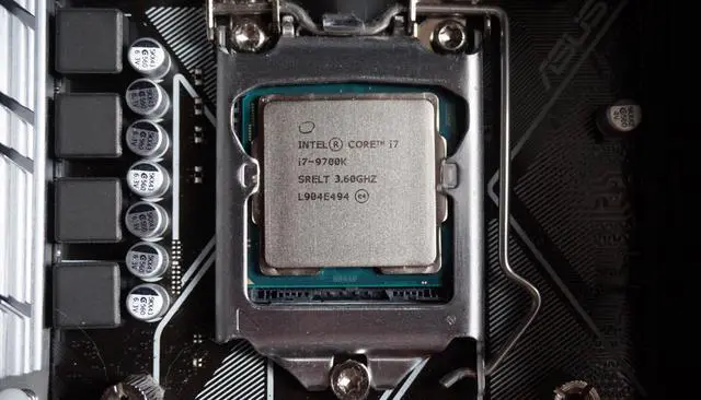 Alt view image 9 of 12 - Intel Core i7-9700K Coffee Lake 8-Core 3.6 GHz (4.9 GHz Turbo) LGA 1151 (300 Series) 95W BX80684I79700K Desktop Processor Intel UHD Graphics 630