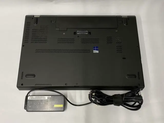 Alt view image 7 of 7 - Lenovo - ThinkPad P50s - i7-6500U - 8GB - 256GB - 15.6" - 1920 x 1080 - Windows 10 Pro