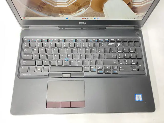 Alt view image 2 of 7 - Dell - Precision 7520 - E3-1575M - 16GB - 512GB - 15.6" - 3840 x 2160 - Windows 10 Pro