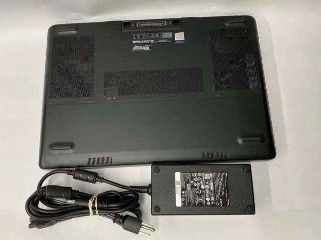Alt view image 7 of 7 - Dell - Precision 7520 - E3-1575M - 16GB - 512GB - 15.6" - 3840 x 2160 - Windows 10 Pro