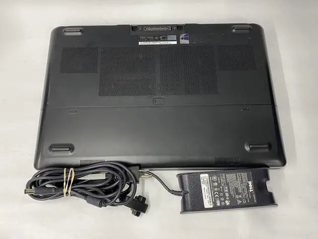 Alt view image 7 of 7 - Dell - Precision 7720 - XEON E3-1505M - 16GB - 256GB - 17" - 1920 x 1080 - Windows 10 Pro