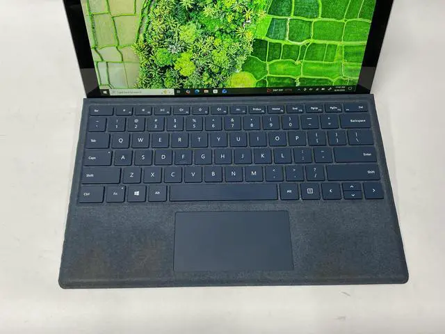 Alt view image 2 of 7 - Microsoft - Surface Pro 5 - Touch Screen - i5-7300U - 8GB - 256GB - 12" - 2736 x 1824 - Windows 10 Pro