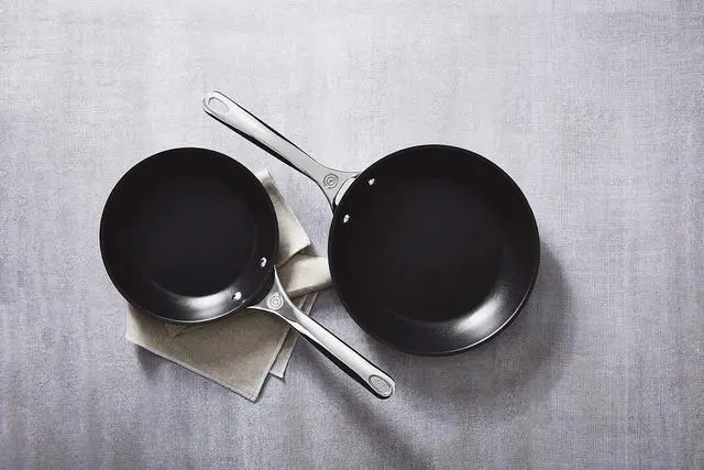 Alt view image 2 of 7 - Le Creuset Toughened Nonstick PRO Cookware Set, 2 pc. (9.5" & 11" Fry Pan)