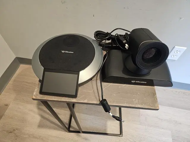 Main image of LifeSize 1000-0000-1185 Icon 700 4k Video Conferencing Camera