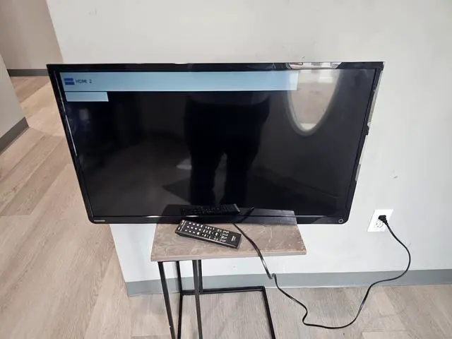 Main image of Toshiba 32L1400U 32 inch LED TV HDMI Flat Screen Television without stand