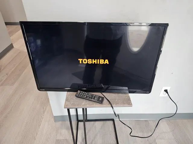 Alt view image 2 of 7 - Toshiba 32L1400U 32 inch LED TV HDMI Flat Screen Television without stand