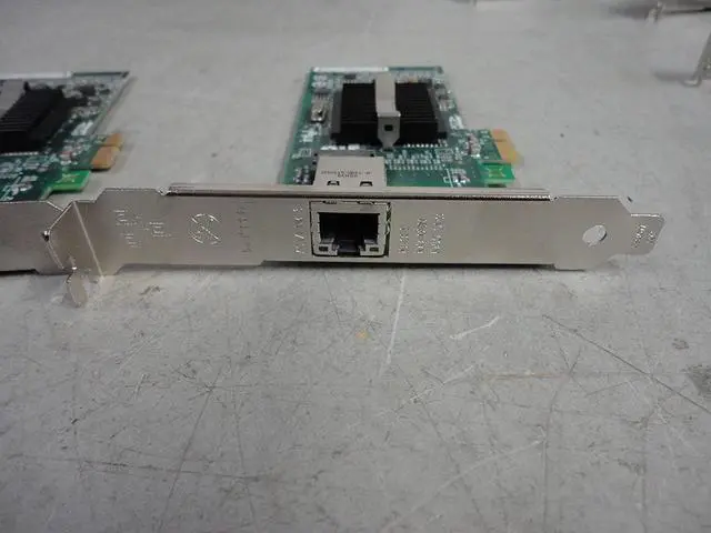 Alt view image 2 of 5 - LOT OF 4 Intel Lan Card Gigabit Adapter D33745 Dell PCI-E 0U3867 U3867