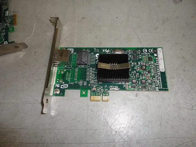 Alt view image 3 of 5 - LOT OF 4 Intel Lan Card Gigabit Adapter D33745 Dell PCI-E 0U3867 U3867