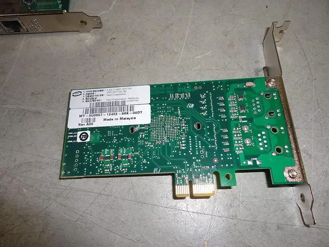 Alt view image 4 of 5 - LOT OF 4 Intel Lan Card Gigabit Adapter D33745 Dell PCI-E 0U3867 U3867