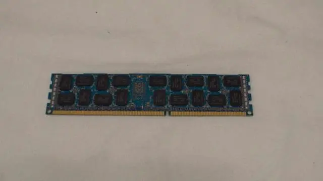 Alt view image 3 of 3 - Hynix HMT31GR7CFR4A-H9 8GB DDR3 1333 ECC Memory