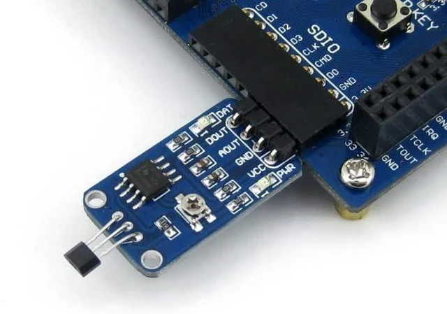 Main image of Waveshare 49E Hall Sensor Adjustable Sensitivity Suits for Motor Speed Measurement Object Position Detection etc.